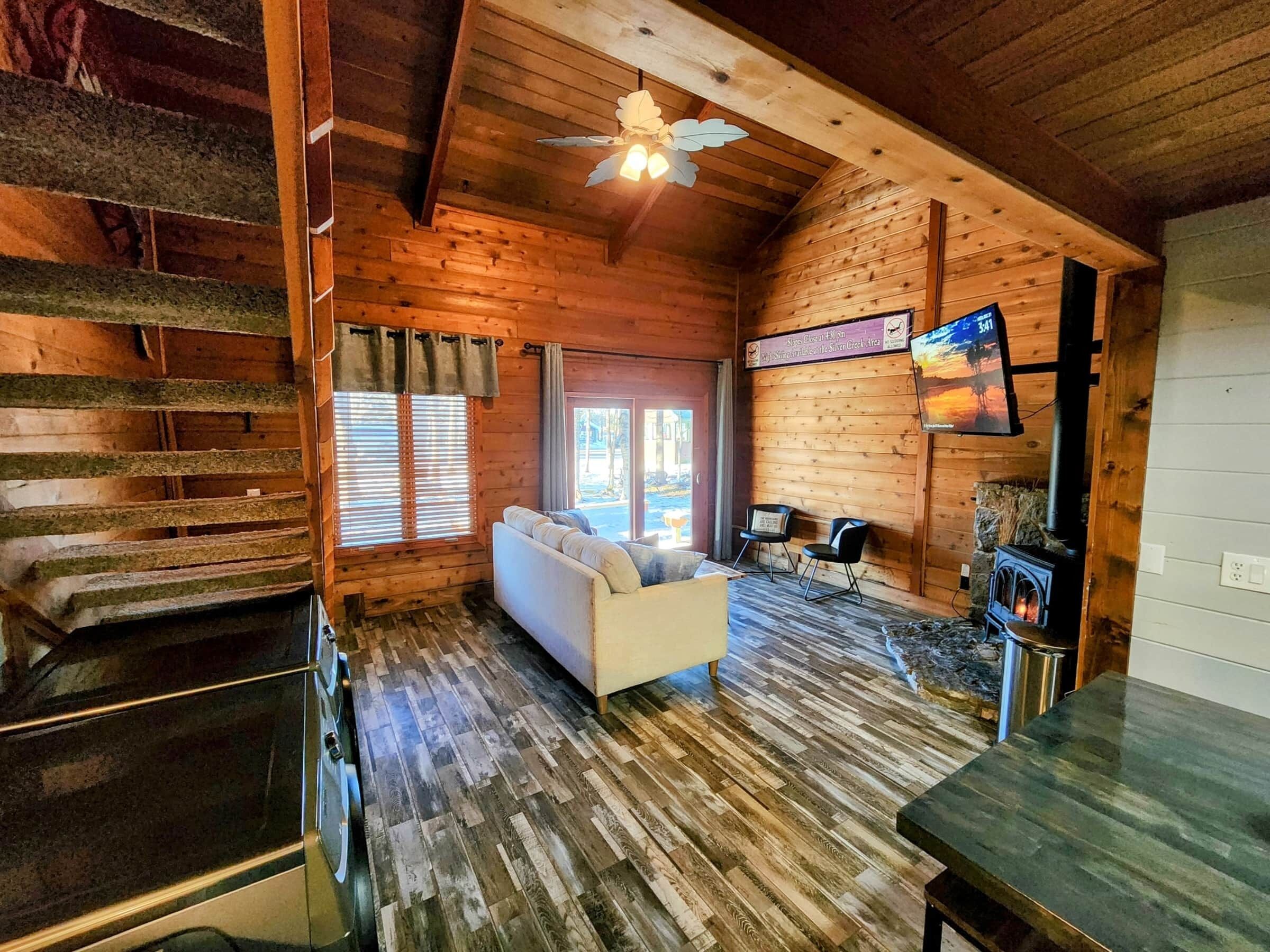 Powdermonkey 2br/2ba+loft - Ski Out & Pet Friendly - Snowshoe, WV