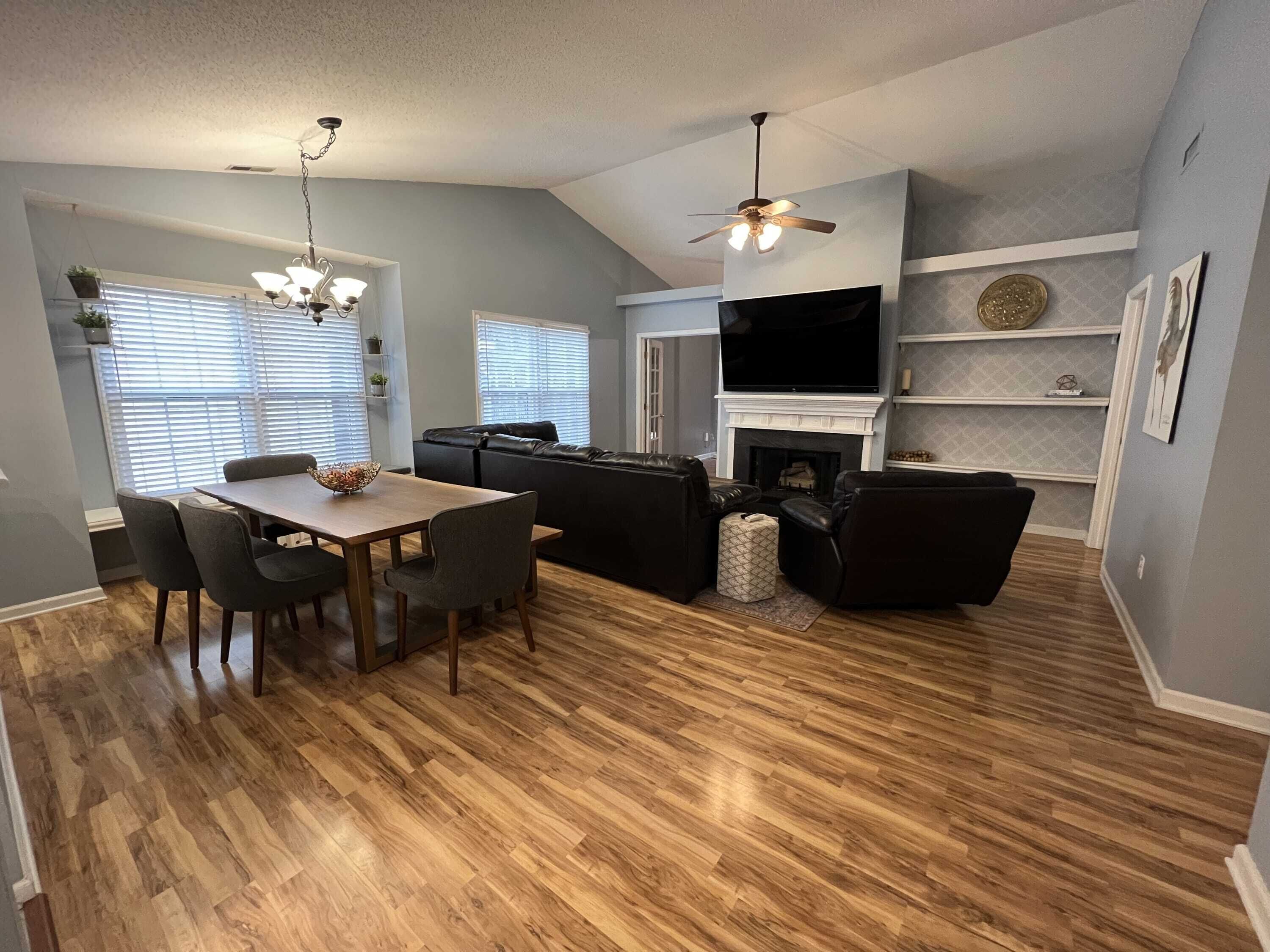 Fenced In|Pet Friendly|King Bed|Heart of Cary
