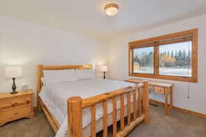 3 habitaciones, escritorio, tabla de planchar con plancha y wifi gratis 