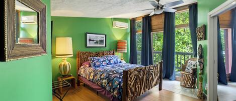 4 Schlafzimmer, Schreibtisch, Bügeleisen/Bügelbrett, Reisekinderbett