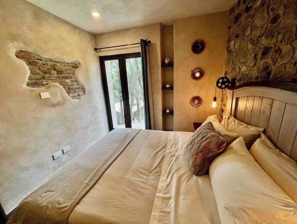 2 bedrooms, travel crib, free WiFi, bed sheets
