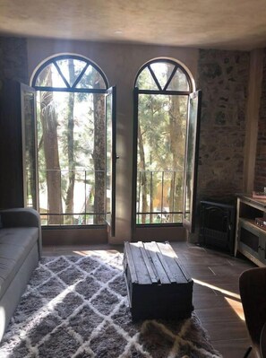 تلفزيون ذكي، كُتُب، ستيريو