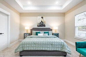 3 habitaciones, escritorio, tabla de planchar con plancha y wifi 