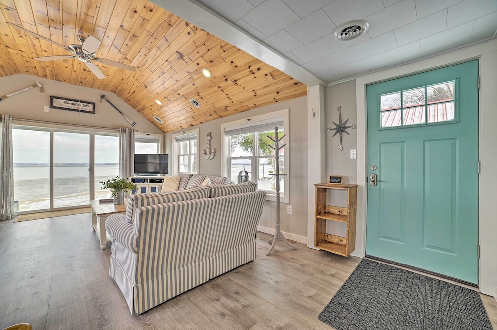 Charming Modern Cottage on Houghton Lake! Houghton Lake Vrbo