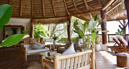 Luxury Ocean View Villa w/ Private Pool – Walk to Playa Islita, A/C & Fast Wi-Fi