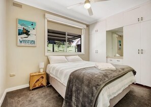 3 bedrooms, iron/ironing board