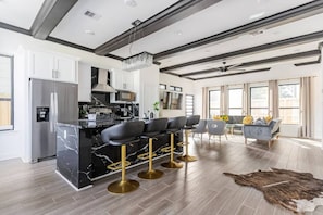 Interior - Alim Pad 3: Brand New Modern house near downtown (Houston)