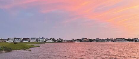 4 bedrooms, iron/ironing board, free WiFi