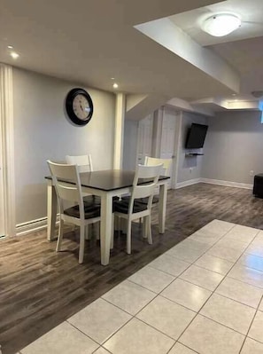 Dining - Modern Clean 2bedrm Apartment! (Toronto)