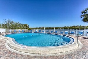 Piscina all'aperto, una piscina riscaldata