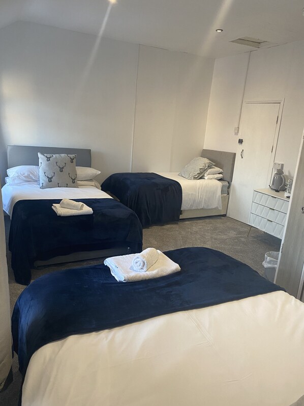 笔记本电脑工作区、熨斗/熨板、免费 WiFi