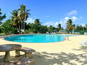Piscina a l'aire lliure 