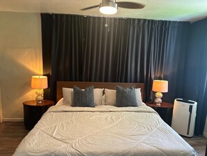 2 soverom, skrivebord, strykejern/-brett og wi-fi (inkludert)