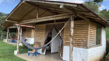 Kabin Tradisional, 4 kamar tidur, pemandangan danau | Seprai linen