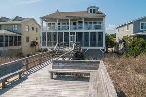 Exterior - Anchorage Beautiful Oceanfront Home on Pawleys Island (Pawleys Island)