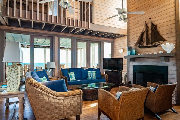 TV - Anchorage Beautiful Oceanfront Home on Pawleys Island (Pawleys Island)