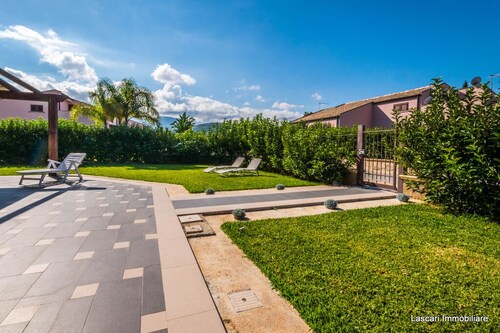 Villa Ricky, near the beach in full relaxation