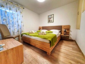 3 bedrooms, WiFi - Holiday apartment with pool near Porec (Poreč)