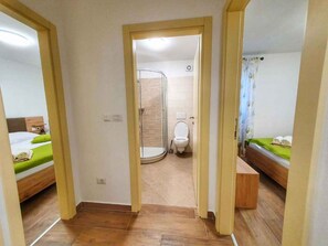 Douche, sèche-cheveux