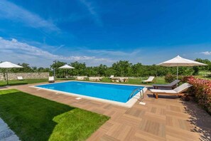 Pool - Holiday apartment with pool near Porec (Poreč)
