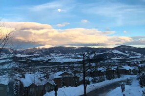 Property grounds - 2 BR Mountain Condo w/ views, near amazing skiing (Silverthorne)