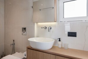 Shower, hair dryer, towels, soap - ELIA PENTHOUSE (CHANIA)