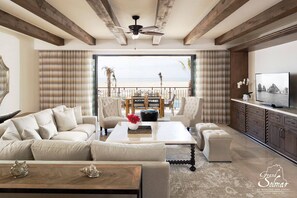 Flat-screen TV - Ocean View Penthouse in Private Golf Community (Cabo San Lucas)