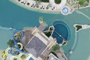 Outdoor pool, an infinity pool