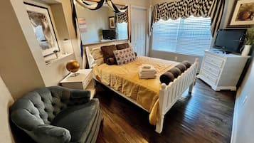 3 bedrooms, in-room safe, desk, iron/ironing board