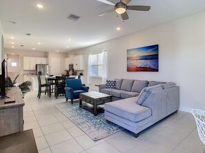 TV - Elite Resort -Vacation home- 3BDRM w/ pool (Kissimmee)