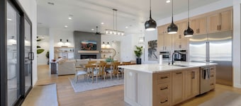 5BR Estate, Pool, Hot Tub, Pickleball, Putting Green