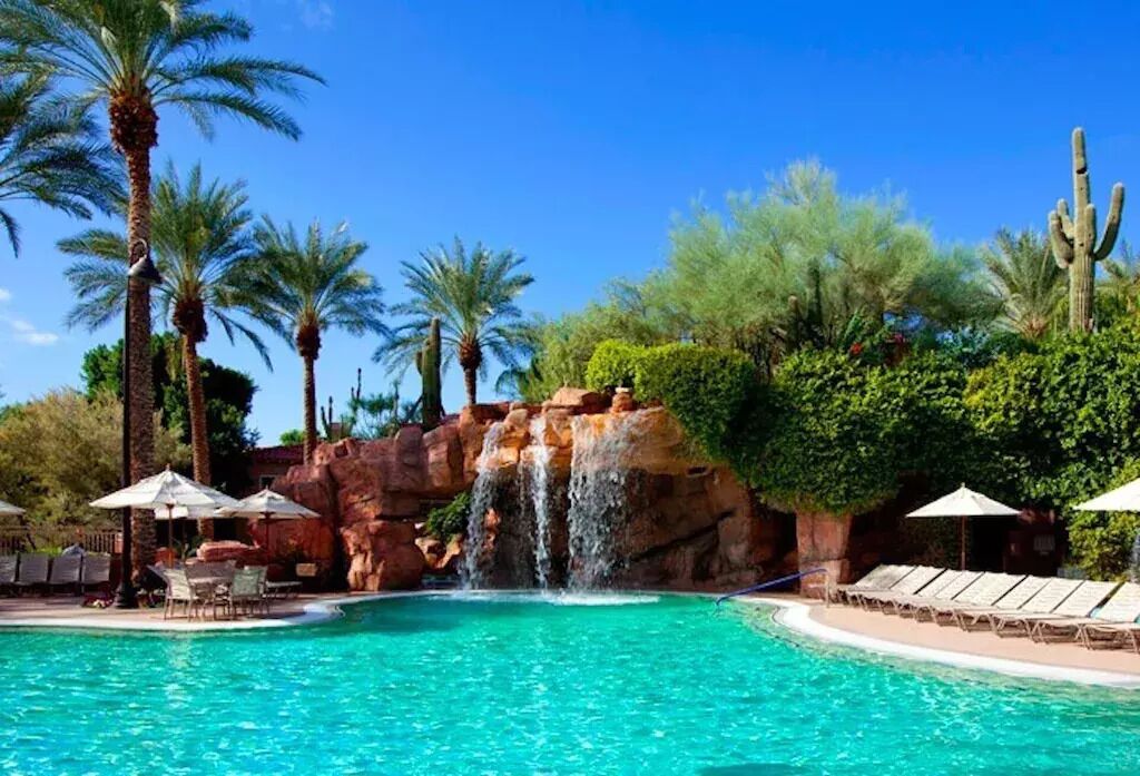 Piscina all'aperto, una piscina riscaldata