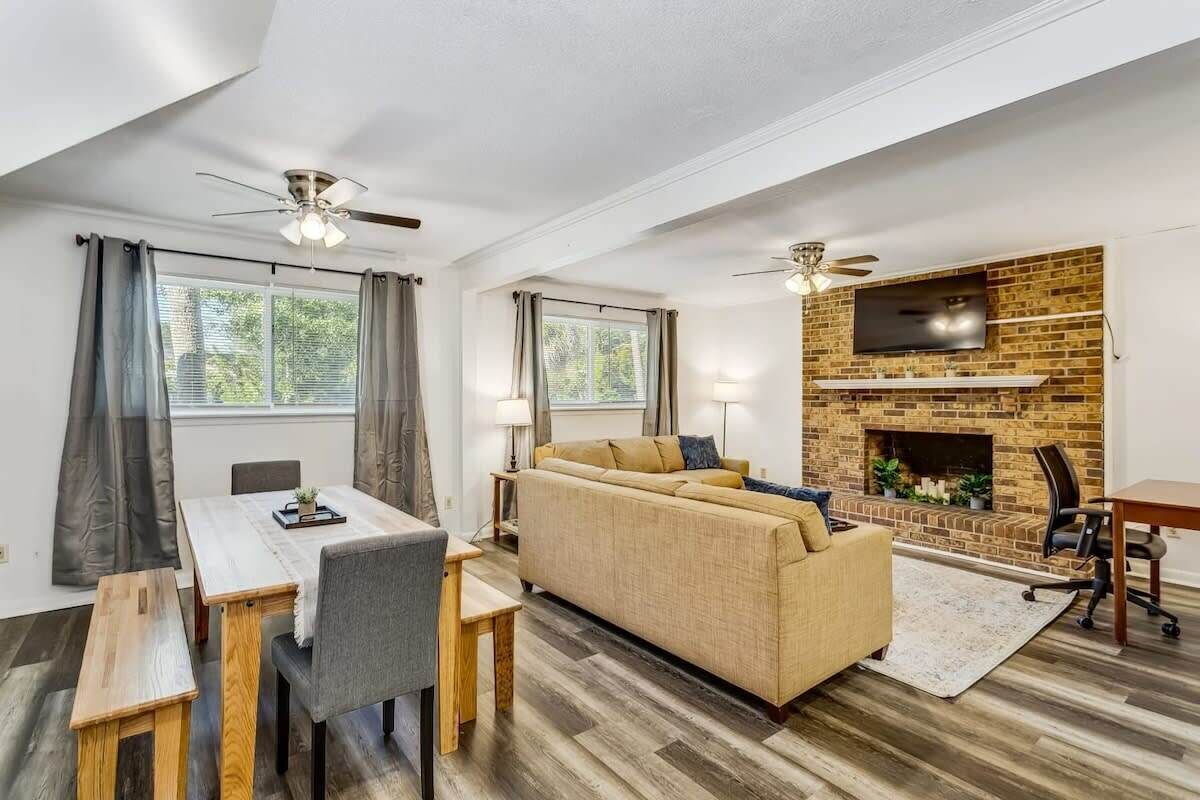 Near Downtown, Beach! Main House - Woodland Escape