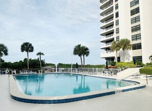 Unclassified image, 5 of 30, button