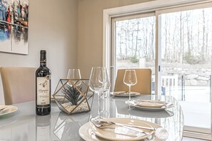 Dining - Cheerful 4 bedroom home with in-ground heated pool (Prévost)