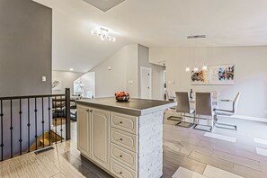 Interior - Cheerful 4 bedroom home with in-ground heated pool (Prévost)