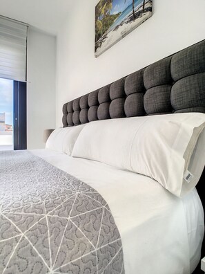 3 chambres, fer et planche Ă repasser, Wi-Fi gratuit, draps fournis