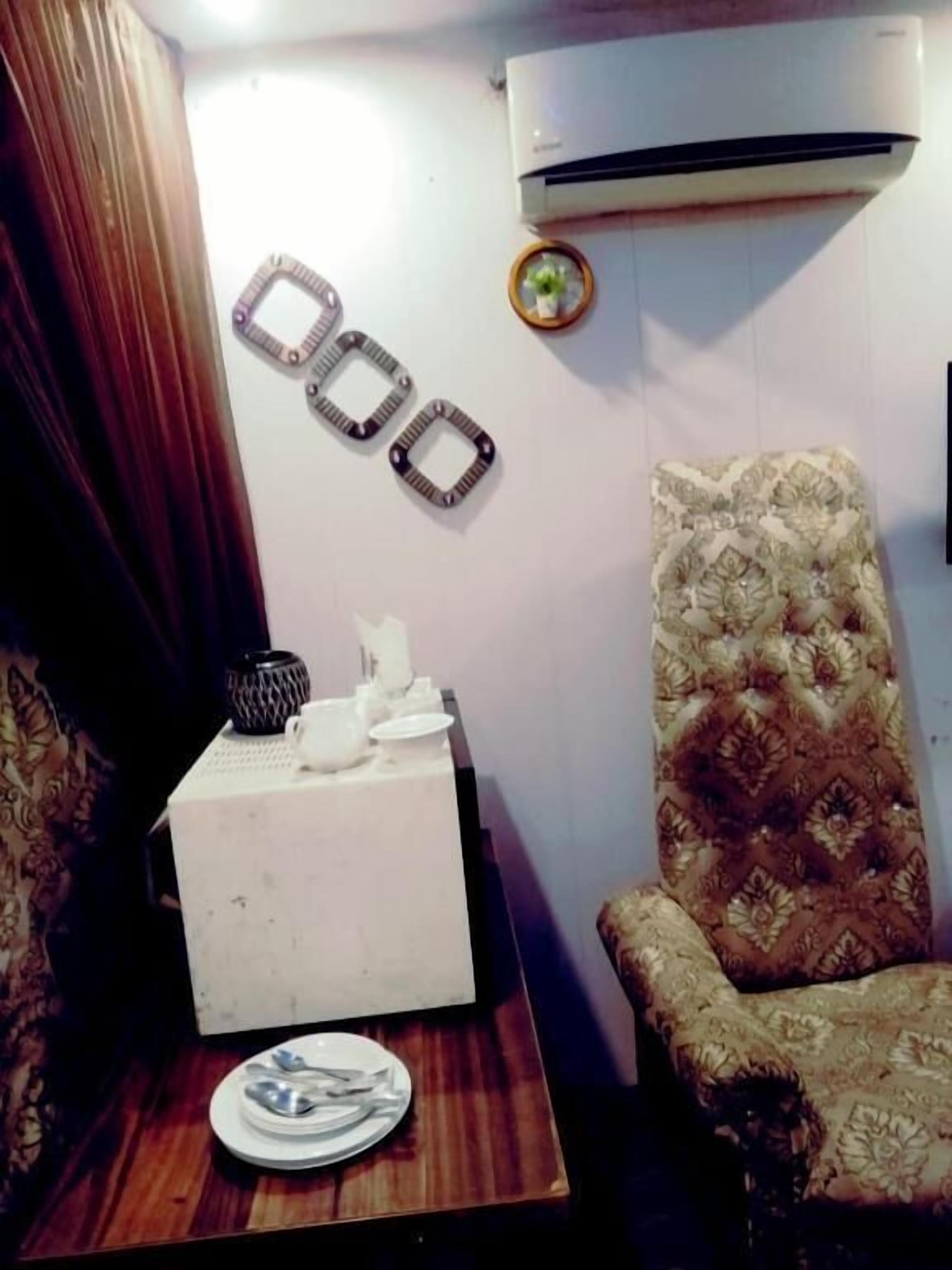 deluxe double room | iron/ironing board, free wifi, bed sheets