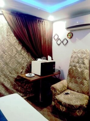Deluxe Double Room | 1 bedroom, iron/ironing board, free WiFi, bed sheets