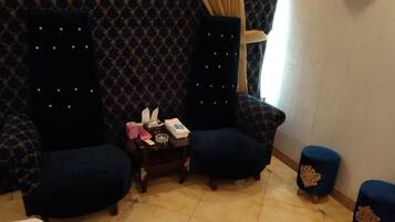 Deluxe Double Room | Iron/ironing board, free WiFi, bed sheets