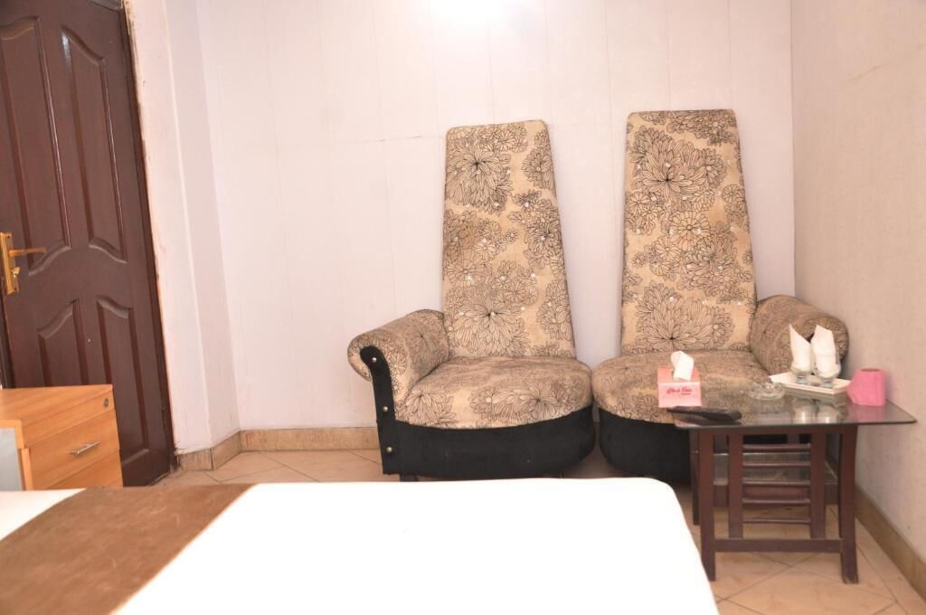 deluxe double room | iron/ironing board, free wifi, bed sheets