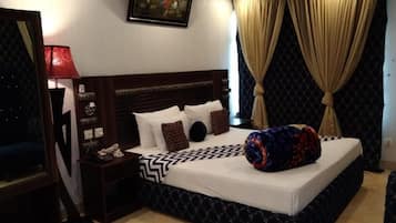 Deluxe Double Room | Iron/ironing board, free WiFi, bed sheets