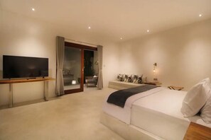 2 bedrooms, in-room safe, desk, iron/ironing board - 2 bedrooms Luxury Villa in Ubud with private pool (Gianyar Regency)