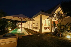 Outdoor pool - 2 bedrooms Luxury Villa in Ubud with private pool (Gianyar Regency)