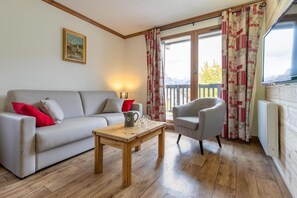 Living area - 2nd floor, view open, balcony, tv, ski locker, 50m², Aussois (Aussois)