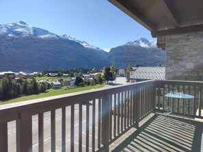 Outdoor dining - 2nd floor, view open, balcony, tv, ski locker, 50m², Aussois (Aussois)