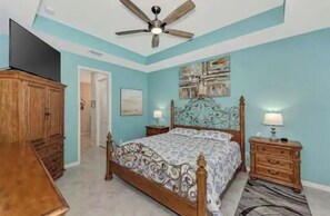 3 bedrooms, desk, iron/ironing board, free WiFi