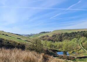 Property grounds - Impeccable 1-bed Apartment in Buxton Town Center (Buxton)