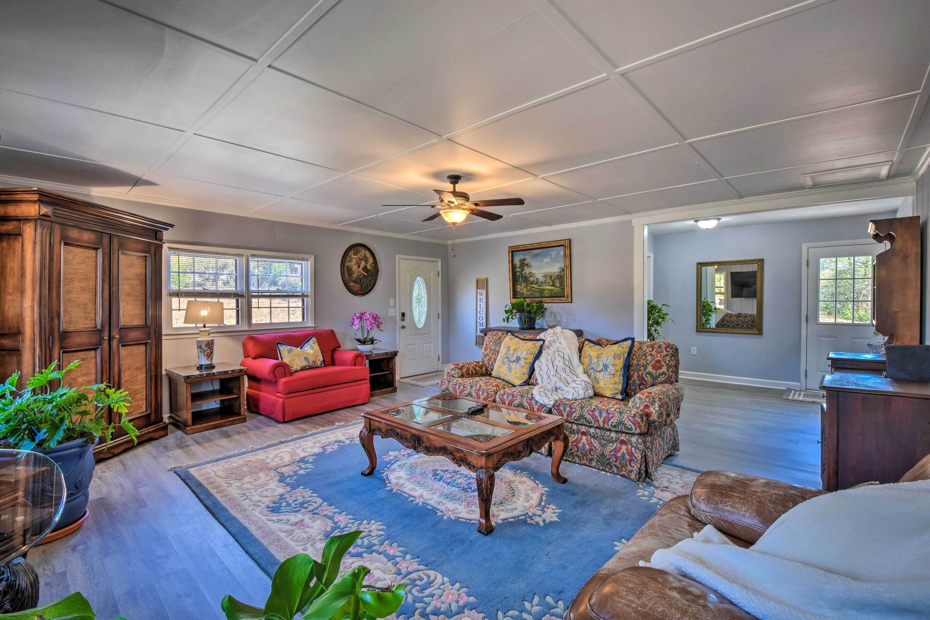 Gainesville Home w/ Fire Pit Near Lake Lanier