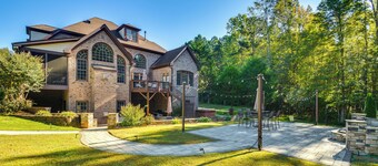 Luxury Estate: Game Room & Pickleball Court